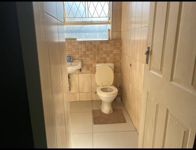 2 BEDROOM TOWNHOUSE FOR SALE IN LORENTZVILLE